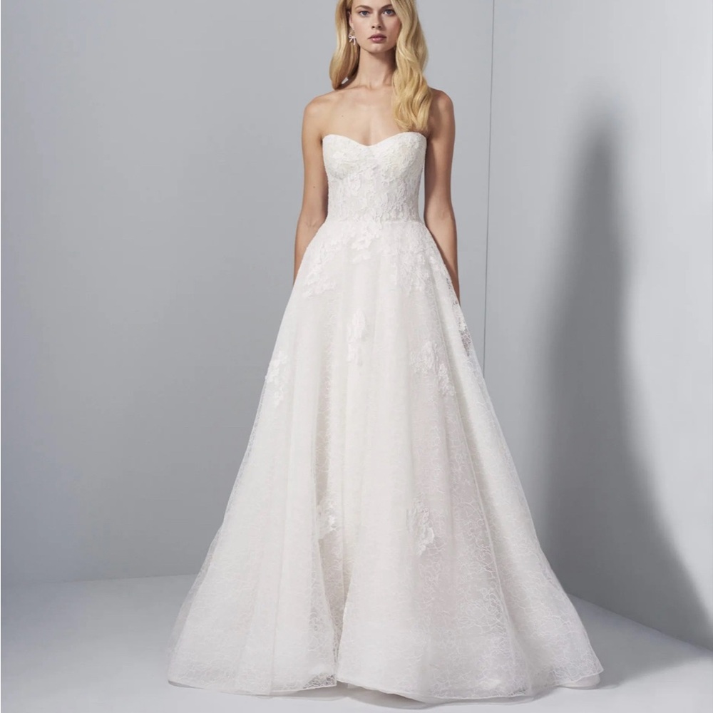 {NEW} Allison Webb Sutton Gown - Picture 2 of 10